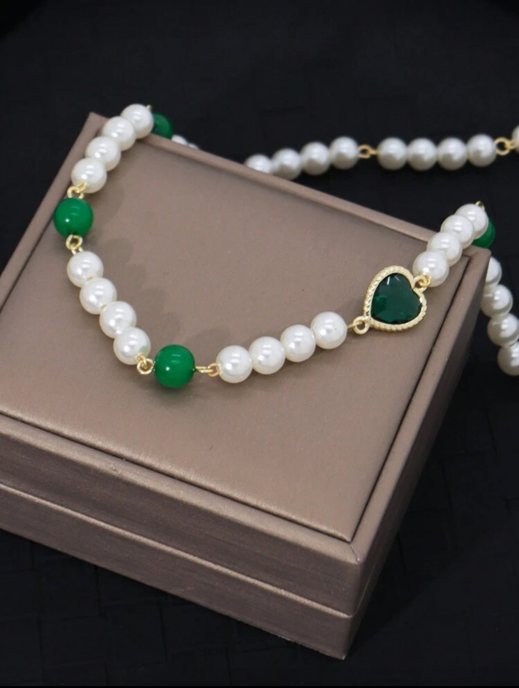 UNISEX PEARL NECKLACE 💚